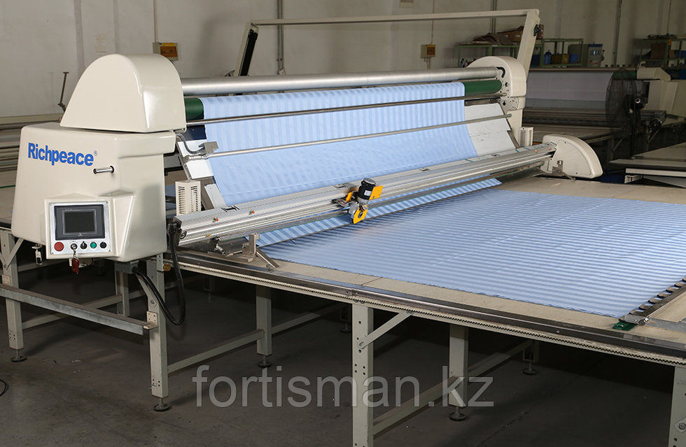 Етік фотосуреті бар қарындаш юбка