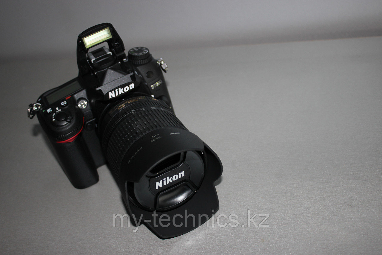 Фотоаппарат Nikon D7000 kit (18-105) VR + Батарейный блок