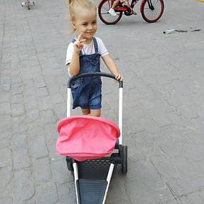 Трёхколёсная прогулочная коляска. Модная и качественная!