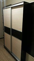 Шкаф-купе в прихожую. С кожаными вставками