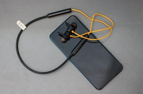 Наушники беспроводные Realme Buds Wireless EP52 {12 часов работы, система авто-стоп} - фото 4 - id-p79859544