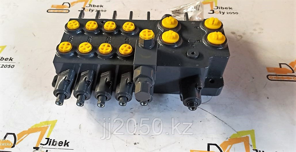 Клапан распределитель выдвижения лап