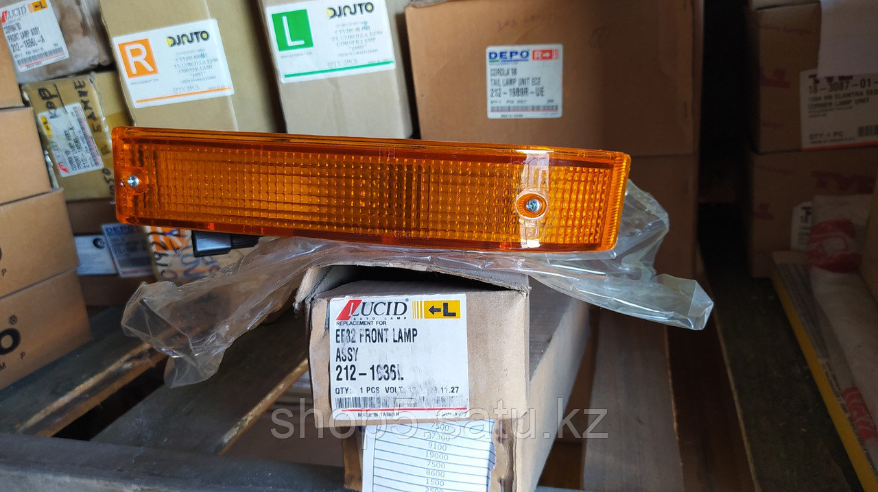 Toyota corolla EE80-AE82 86-87 гг. Передняя габаритная фара левая (поворотник) (Front lamp lh)