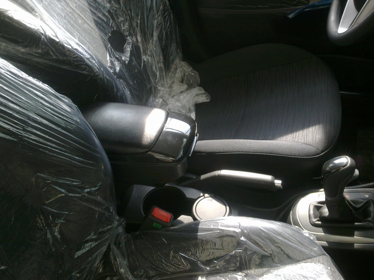 Подлокотник на Hyundai Accent (Solaris) 2010+