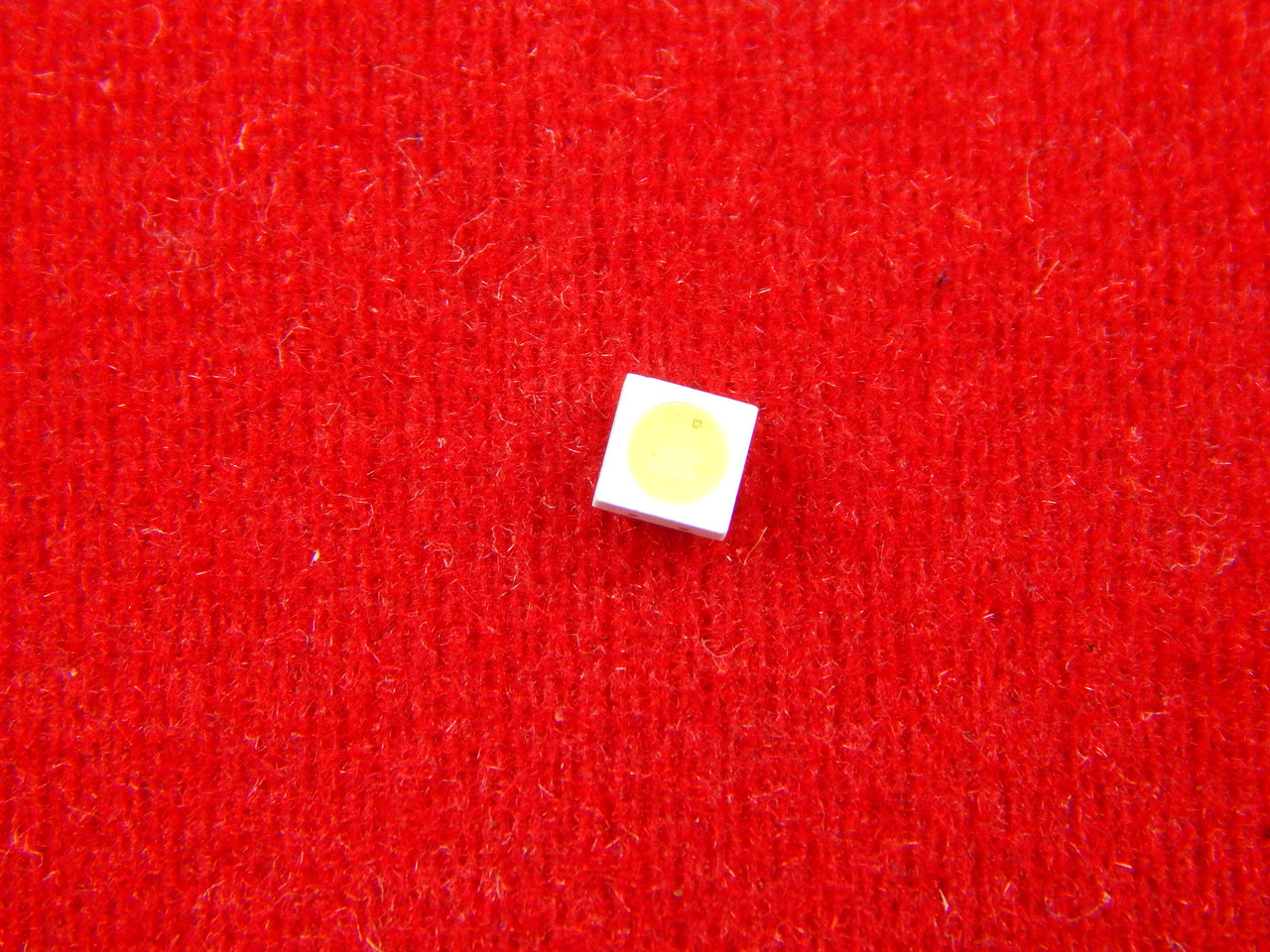 Светодиод 3030 белый, LED, SMD - фото 1 - id-p80408142