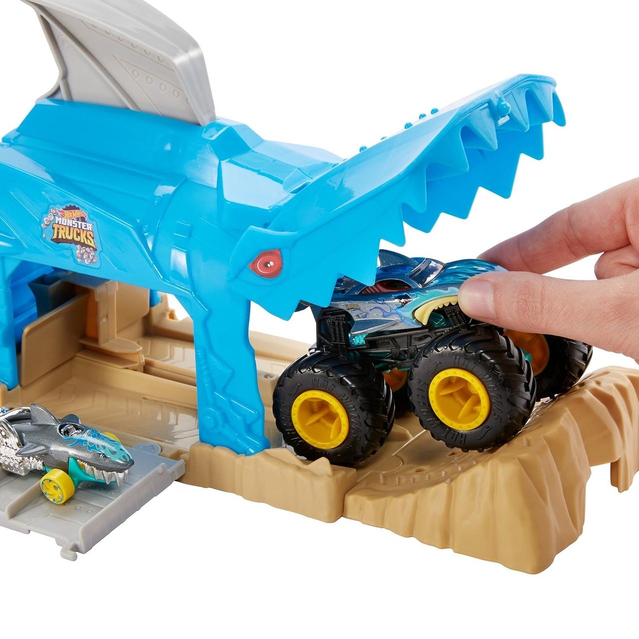 Hot Wheels Игровой набор "Monster Trucks: Выполняй трюки и запускай Команда Shark Wreak, Хот Вилс - фото 6 - id-p80614316