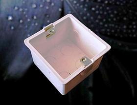 Подрозетник квадратный монтажная коробка стандарта 86*86