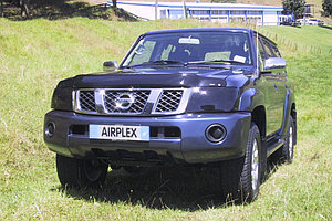 Дефлектор капота Nissan Patrol 1998-2005г Y61 AirPlex