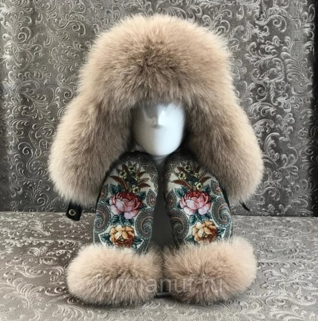 Комплект аксессуаров: варежки и шапка с мехом песца