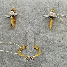 Серьги и кольцо с бриллиантом ( Шоурум)