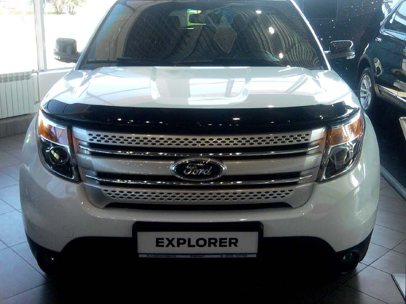 Мухобойка (дефлектор капота) Ford Explorer 2011+