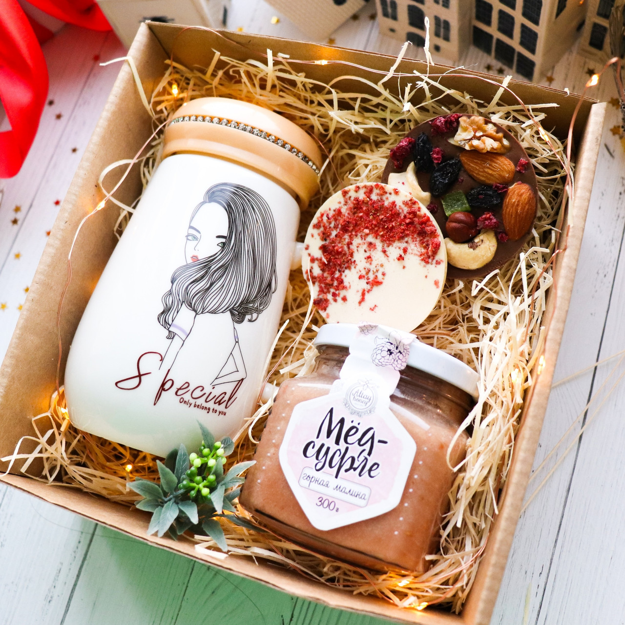 Подарочный бокс "Special for you" | Керамическая кружка, бельгийский шоколад, мед