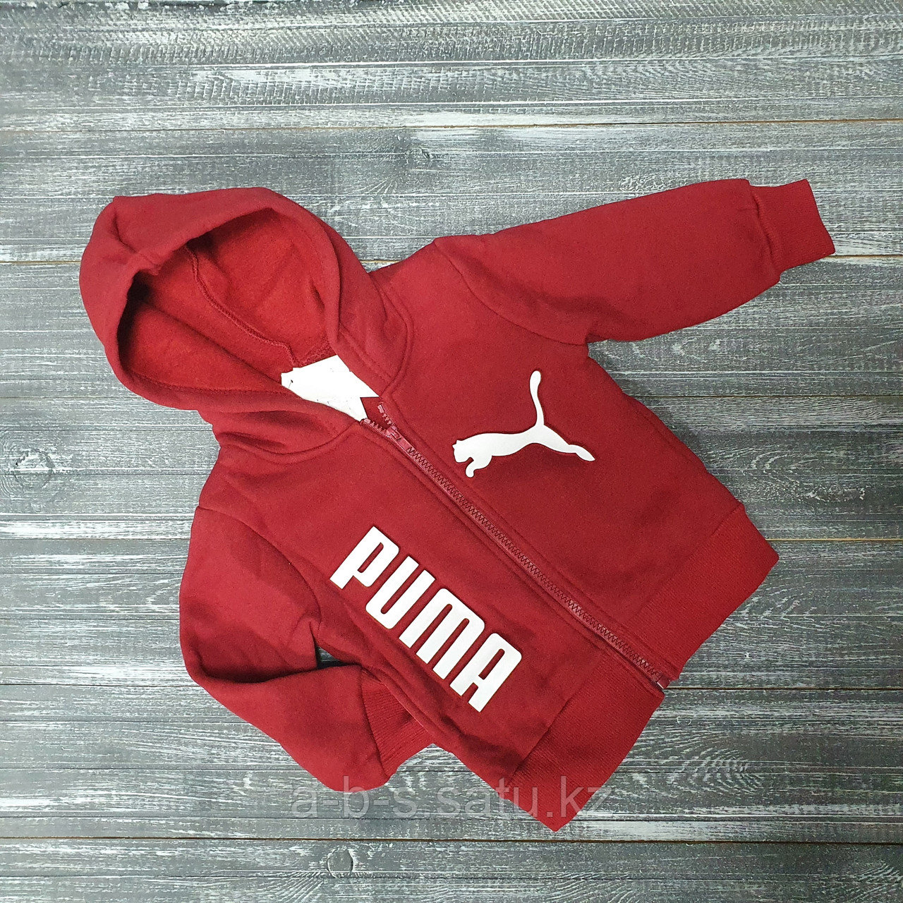 Свитшот красный Puma