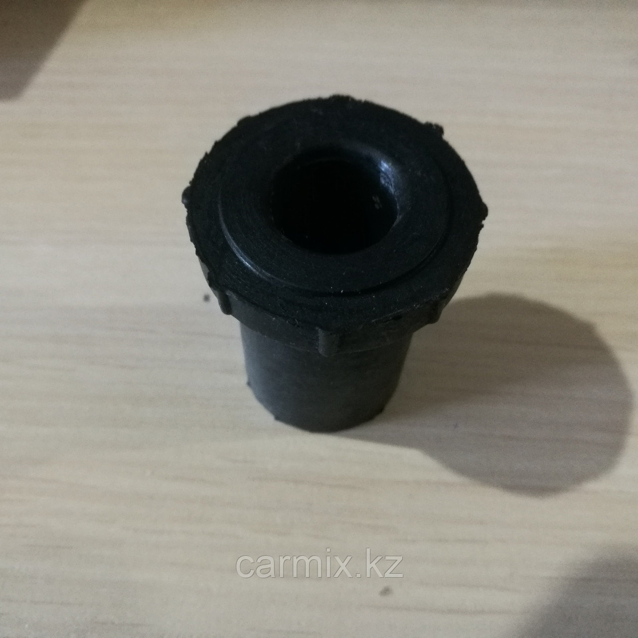 Втулка задней рессоры Mitsubishi Delica/ L200/ L300/ L400/ Pajero/Montero d-16mm