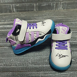 Кроссовки Adidas air фиолетовые шнурки