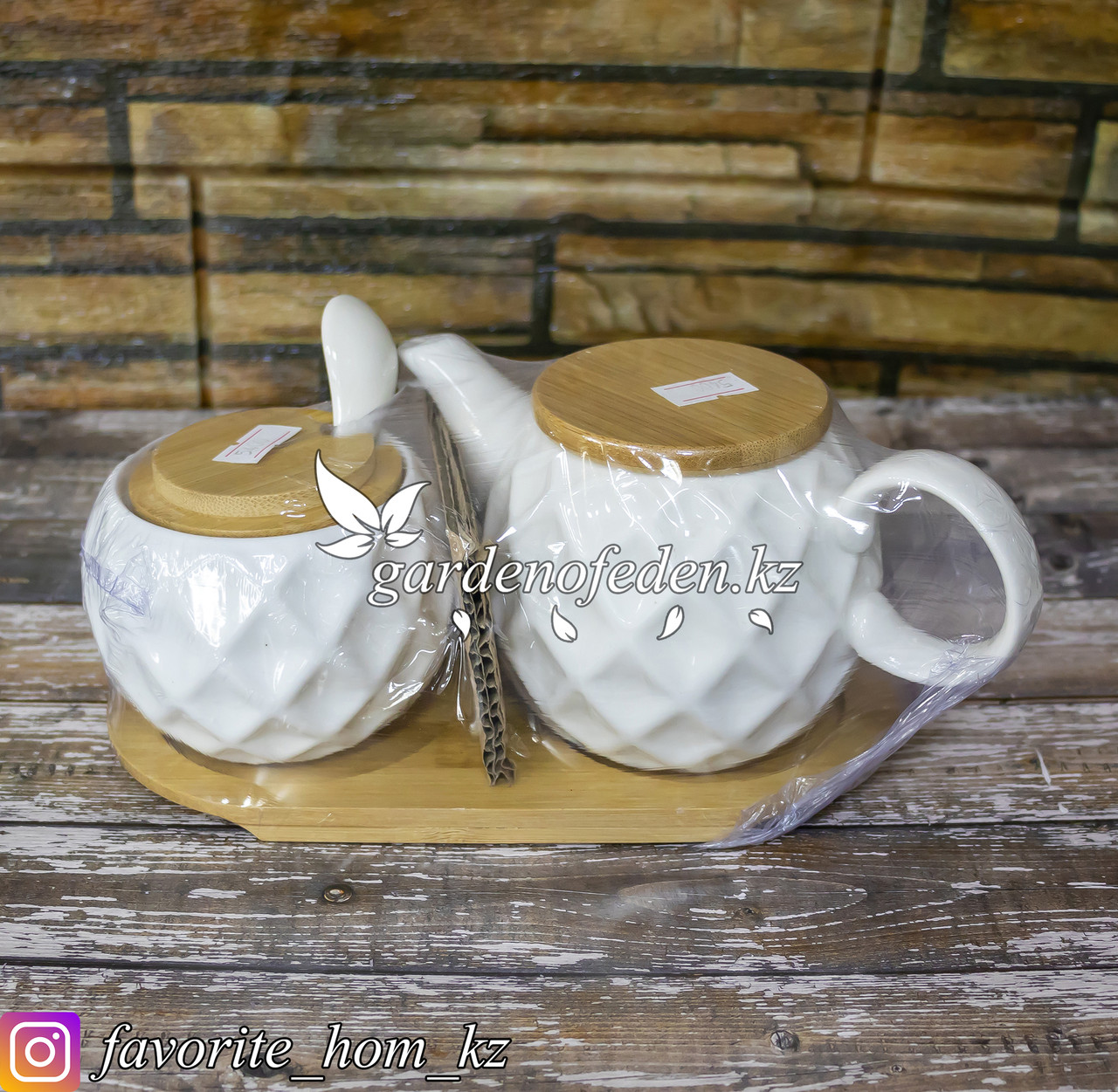 Чайный набор. Заварочный чайник и сахарница с ложечкой. Материал: Керамика. Цвет: Белый/Натуральный.