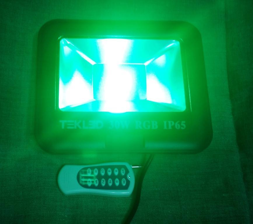 Цветной прожектор 30W RGB влагостойкий с радио пультом ДУ до 100 метров - фото 2 - id-p82001189