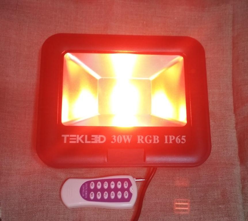 Цветной прожектор 30W RGB влагостойкий с радио пультом ДУ до 100 метров - фото 4 - id-p82001189