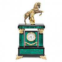 Часы из малахита "Конь с попоной" 115041
