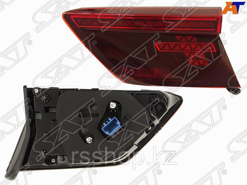 Фонарь в крышку багажника VW TIGUAN 16- RH LED комплектация 4Motion