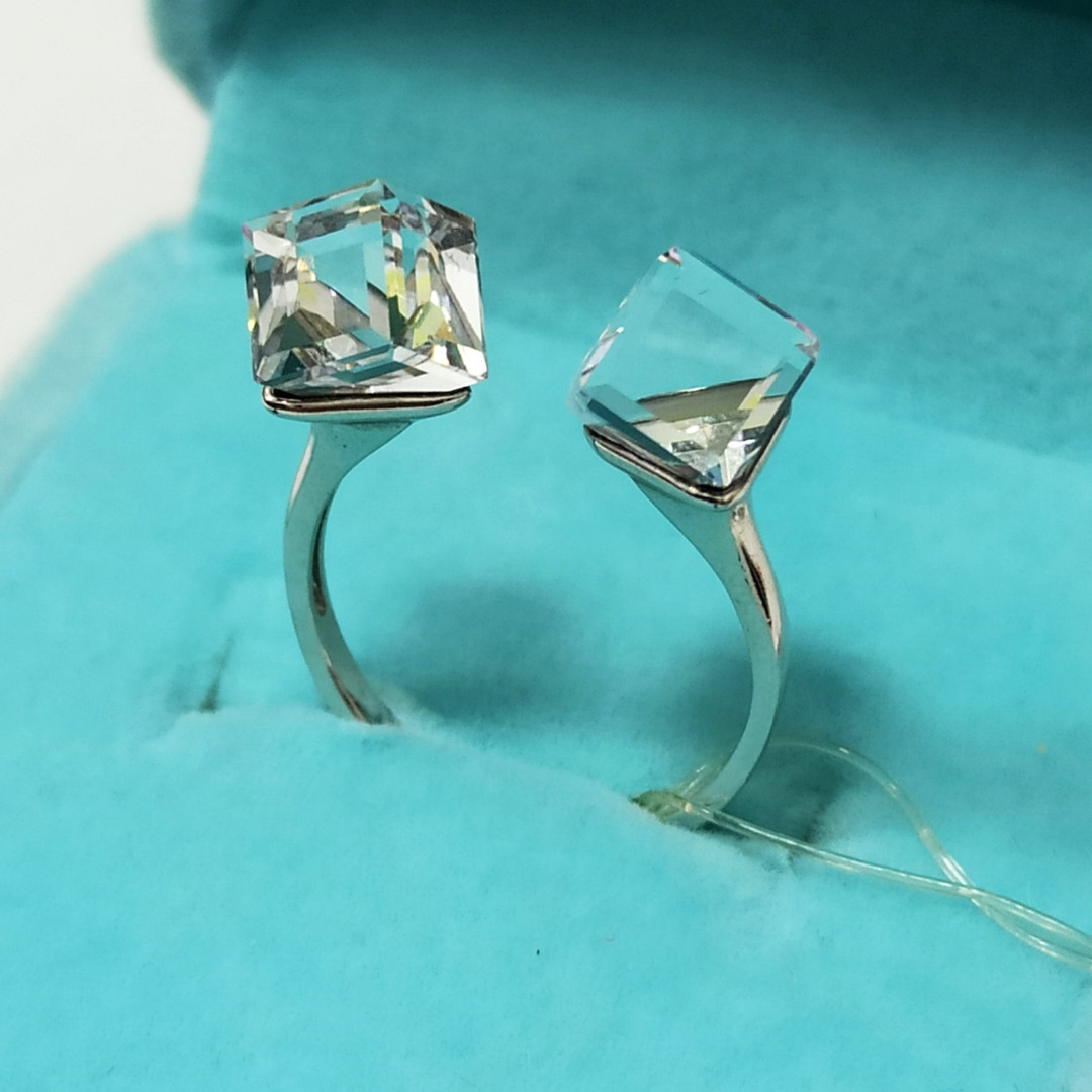 Кольцо / Swarovski / 17 размер