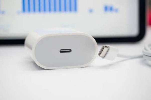 Зарядное устройство Apple 20W USB-C Power Adapter для Ipad и Iphone MHJE3 - фото 2 - id-p82838432