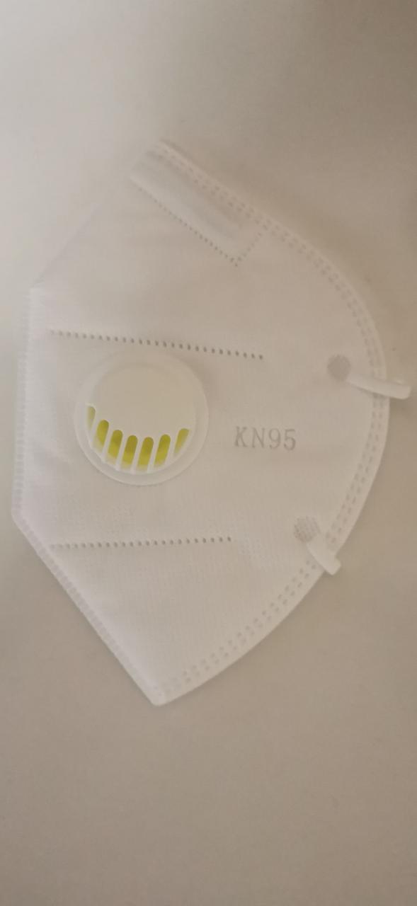 Защитная маска респиратор KN95 FFP 2 с клапаном