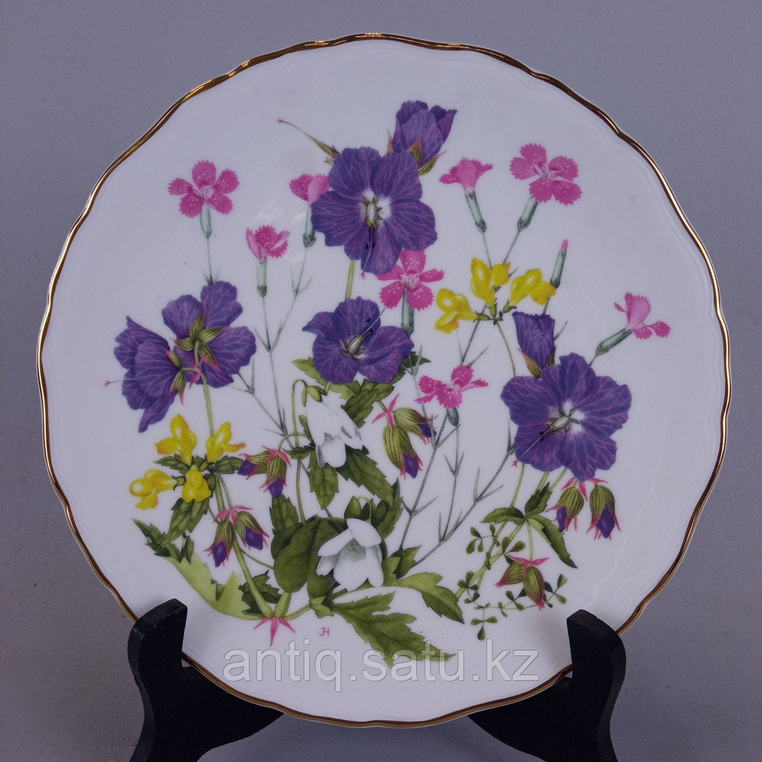 Коллекционные настенные тарелки из серии « Britains Wild Flowers» Мануфактура Royal Albert - фото 1 - id-p82864737