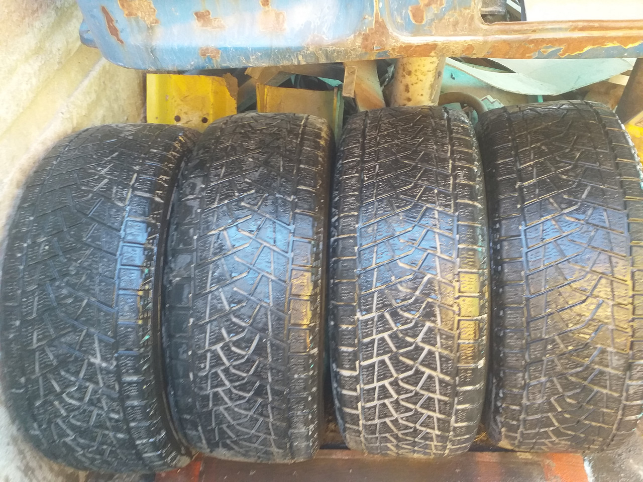 Зимние шины Bridgestone R18 275x60, фото 1