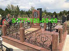 Гранитные комплексы на кладбище 22
