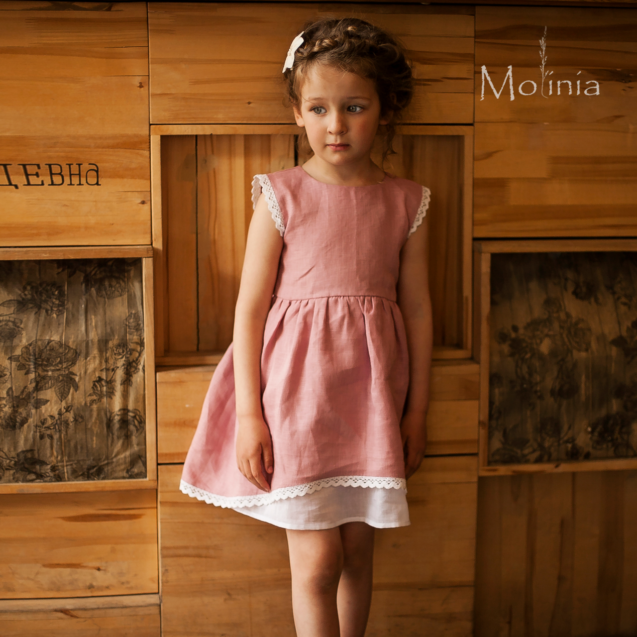 Льняное детское платье пыльно-розового цвета
