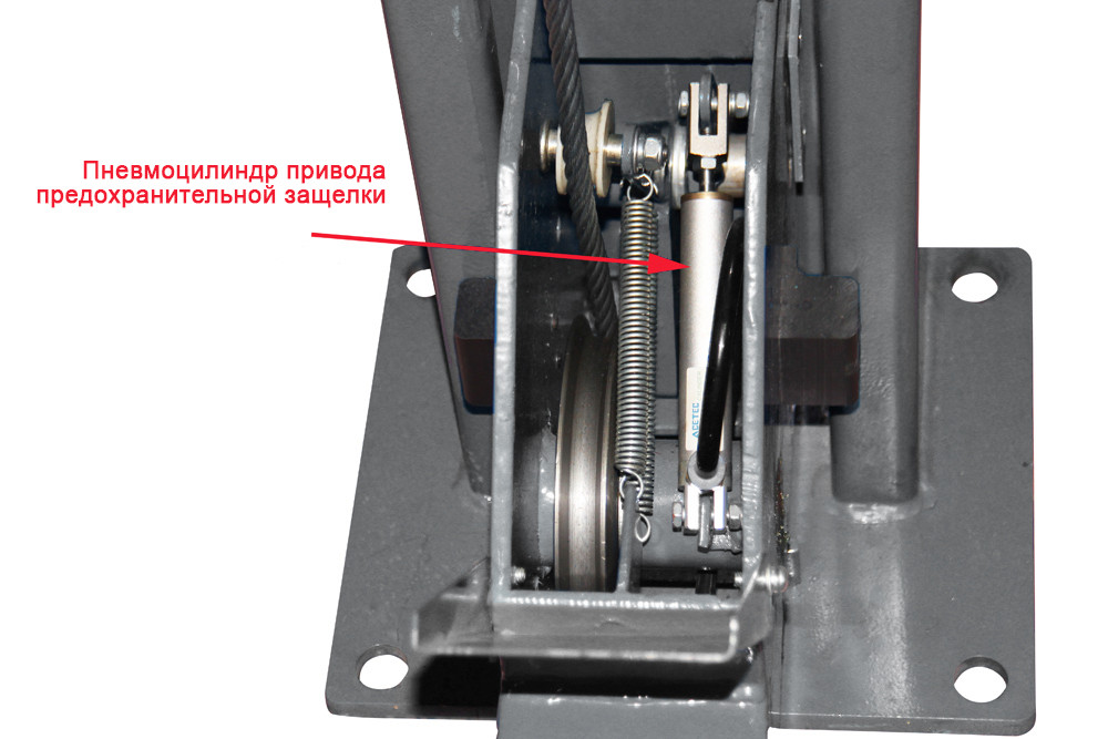 Подъемник четырехстоечный KraftWell KRW5.5WA (г/п 5500 кг, платформы для сход-развала) - фото 2 - id-p83005677