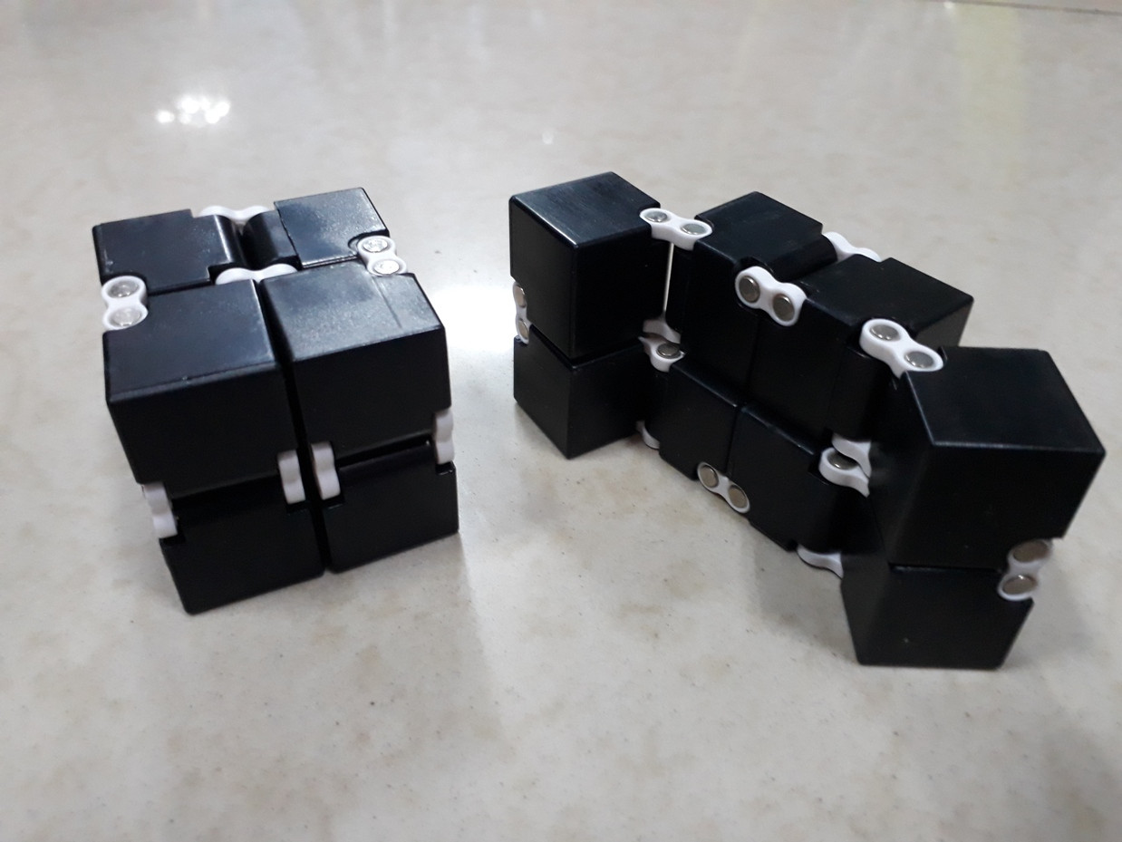 Infinity Cube игрушка-антистресс. Инфинити куб. Кубик бесконечность.