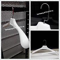 Плечики для верхней одежды