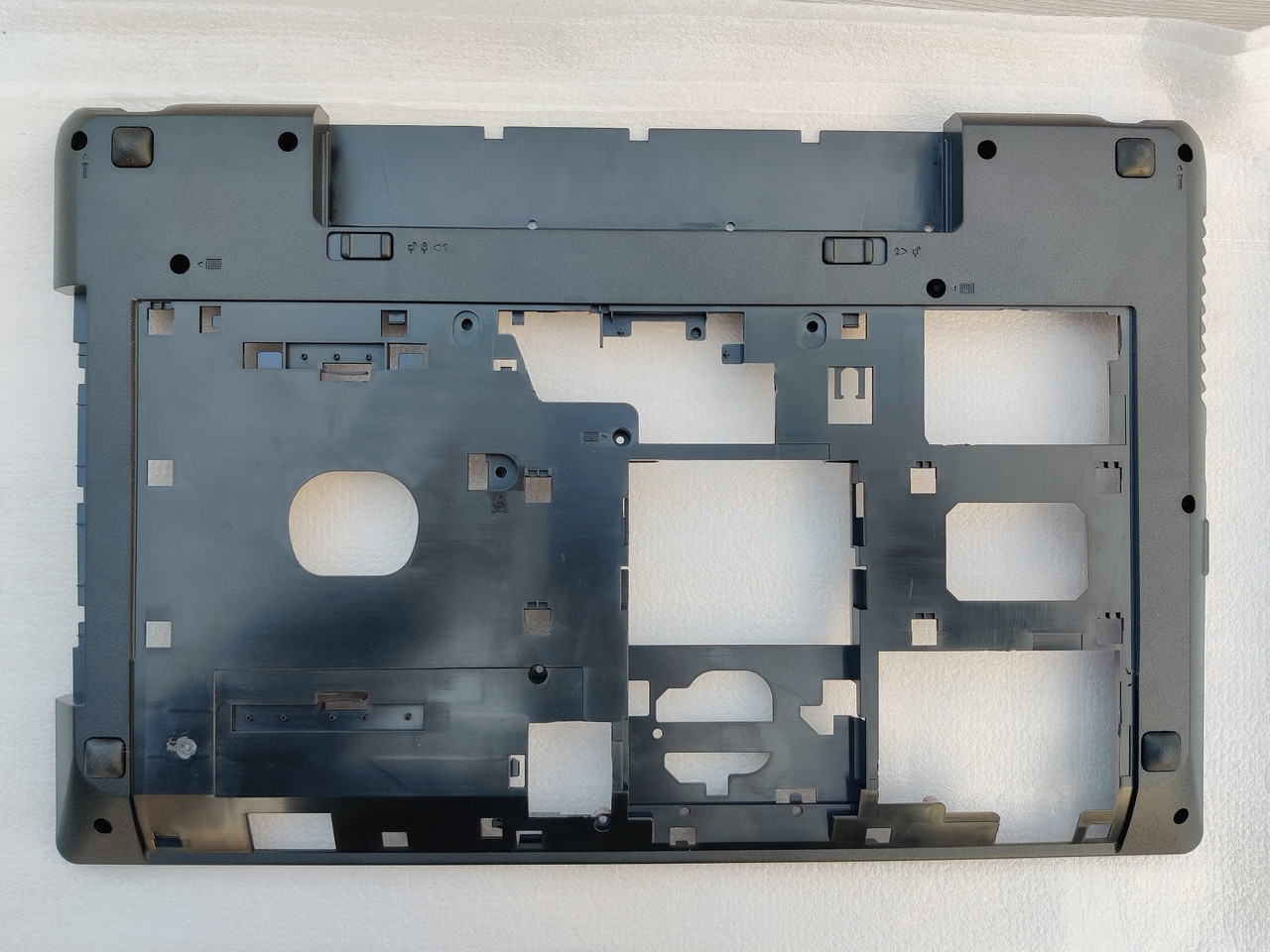 Корпус для ноутбука Lenovo IdeaPad G580, G585 c HDMI часть D 20157