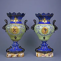 ПАРАДНЫЕ КУБКИ С ИЗОБРАЖЕНИЕМ ПОГРУДНЫХ МЕДАЛЬОНОВ ВОИНОВ