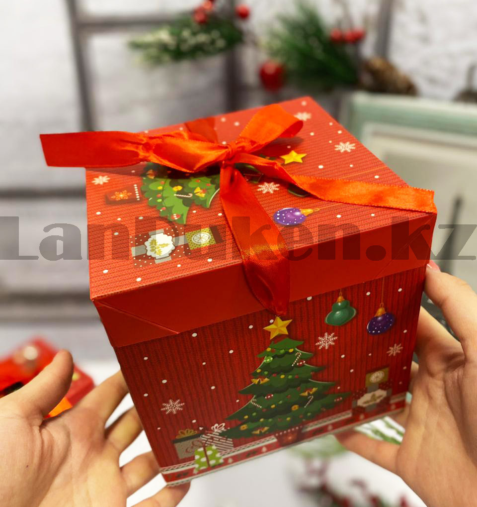 Подарочная коробка M(15х15х15) квадратная в новогодней тематике красного цвета с красной лентой елочка - фото 2 - id-p83803338