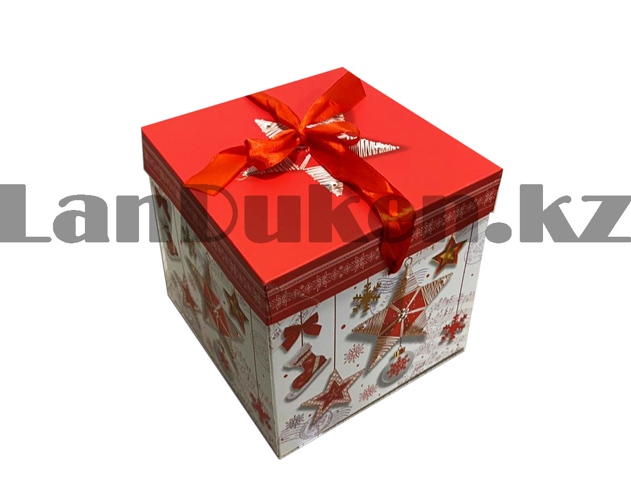 Подарочная коробка M(15х15х15) квадратная в новогодней тематике белого цвета с красной лентой игрушки звезда - фото 3 - id-p83803418