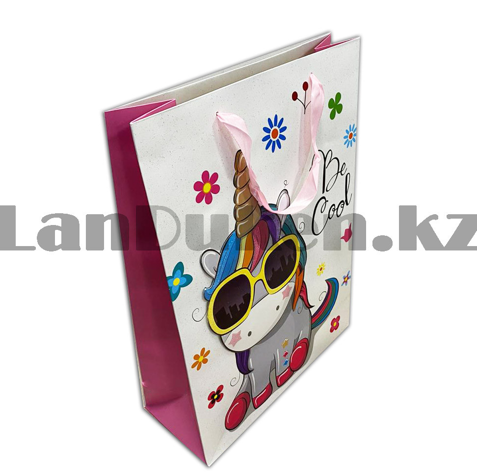 Пакет подарочный L(30х41) 3D иллюстрация для детей с блестками белого цвета с единорогом - фото 3 - id-p83911169