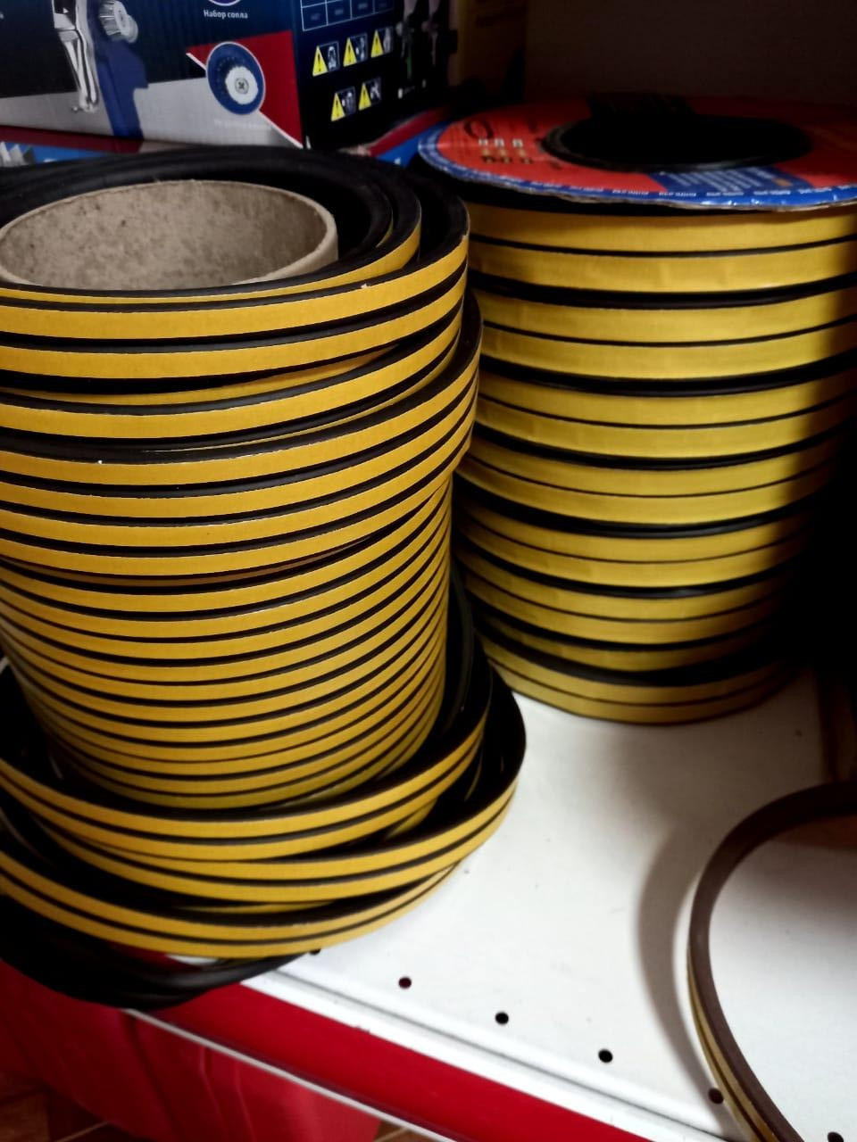 Уплотнитель для окон и дверей резиновый черный D 9х6 мм, 40 м