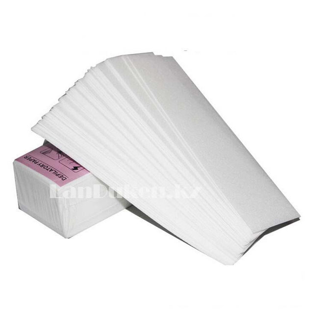 Трусикидегі жалаңаш бөкселер