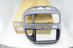 Панель вокруг магнитолы MMC Delica PE8W PD6W MR720570