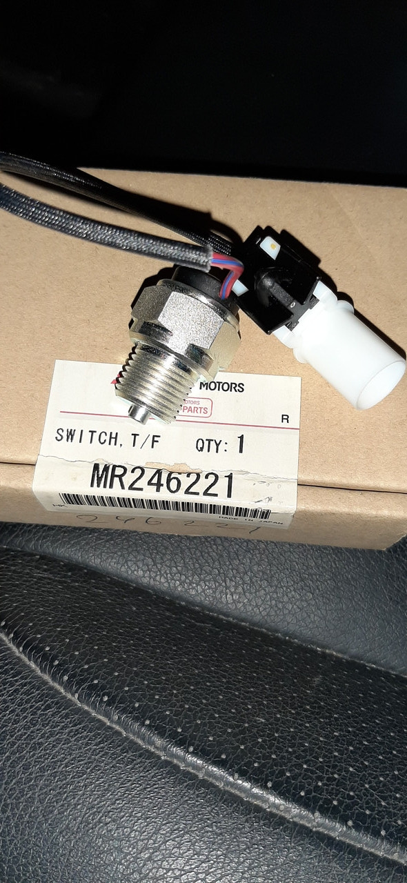 Датчик пониженного ряда раздатки MR246221