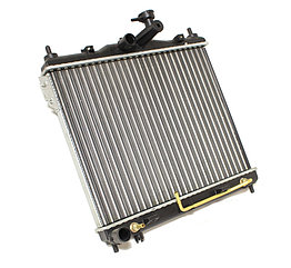 Радиатор охлаждения двигателя на Hyundai Getz