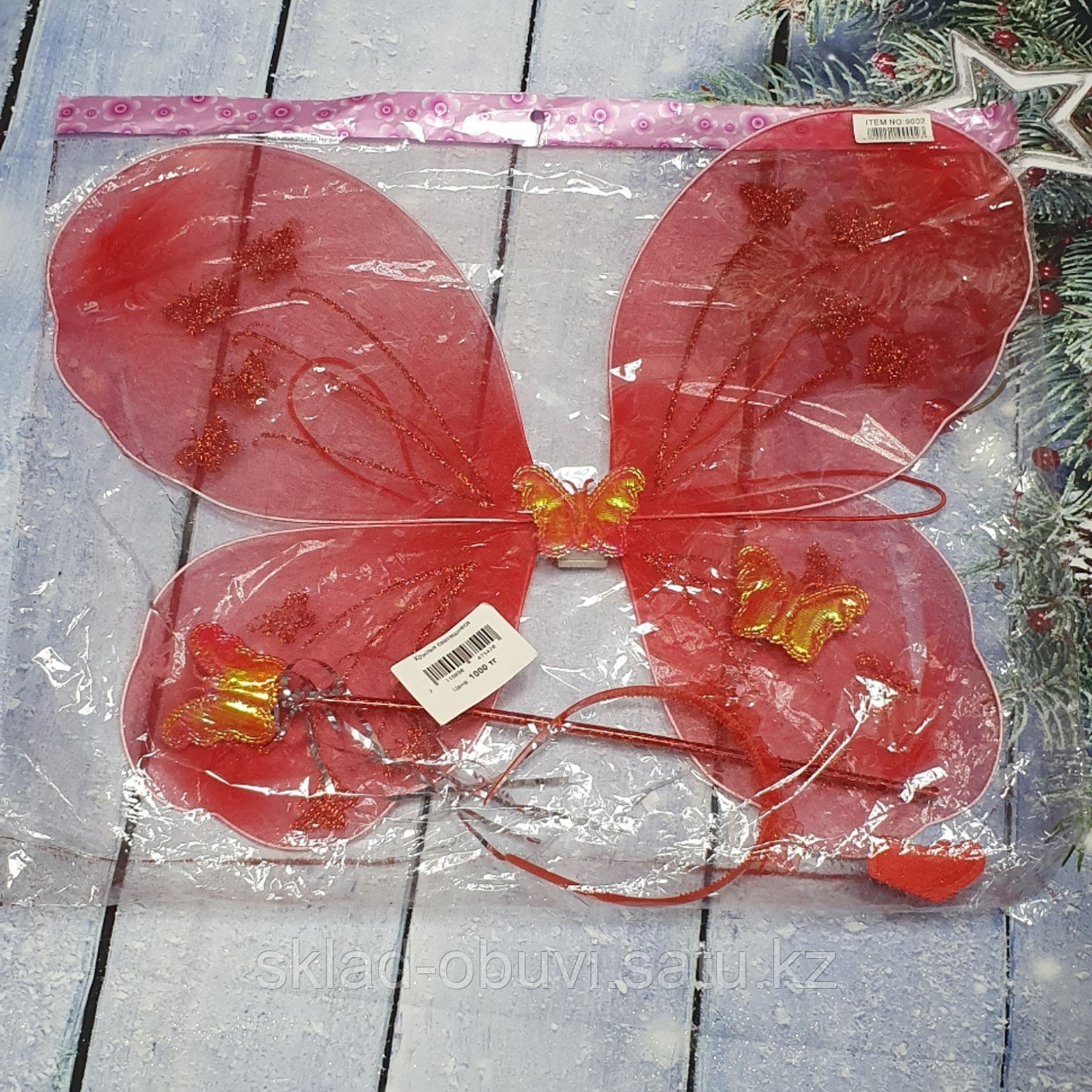 Красные крылья бабочки с палочкой и ободком