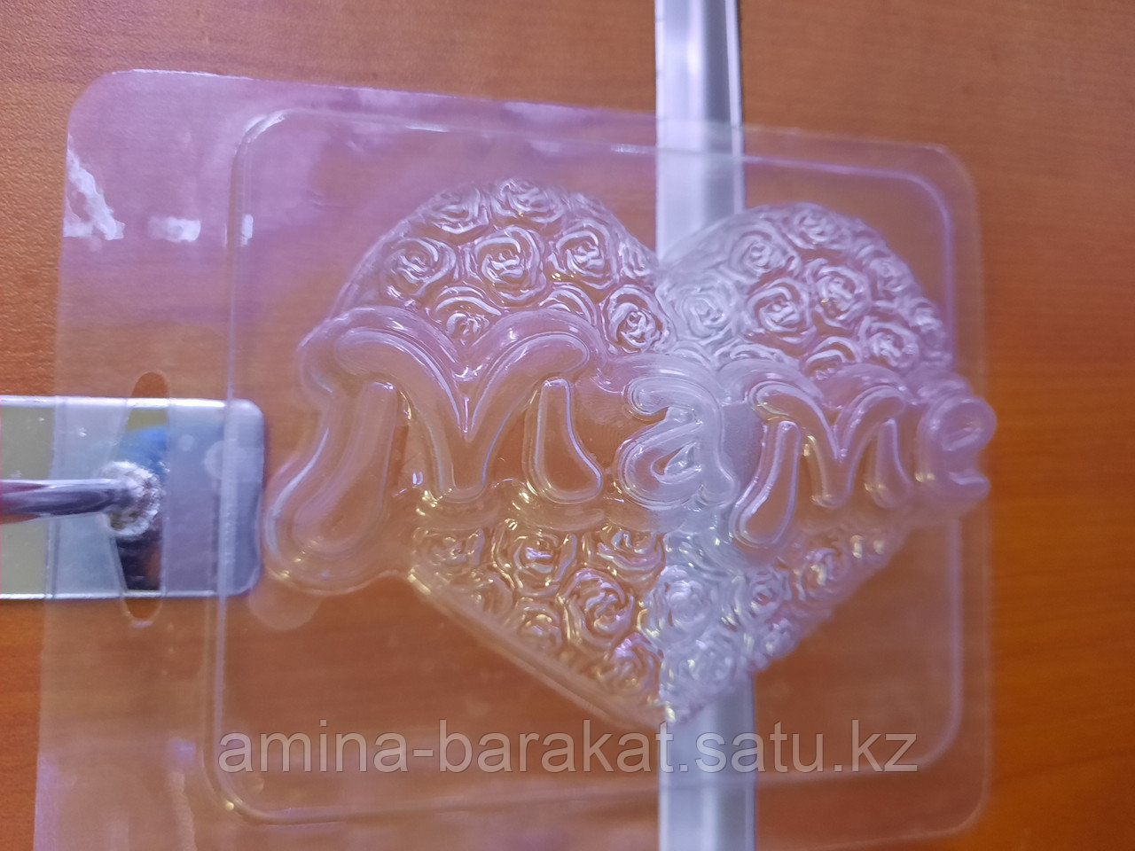 Мама в розочках