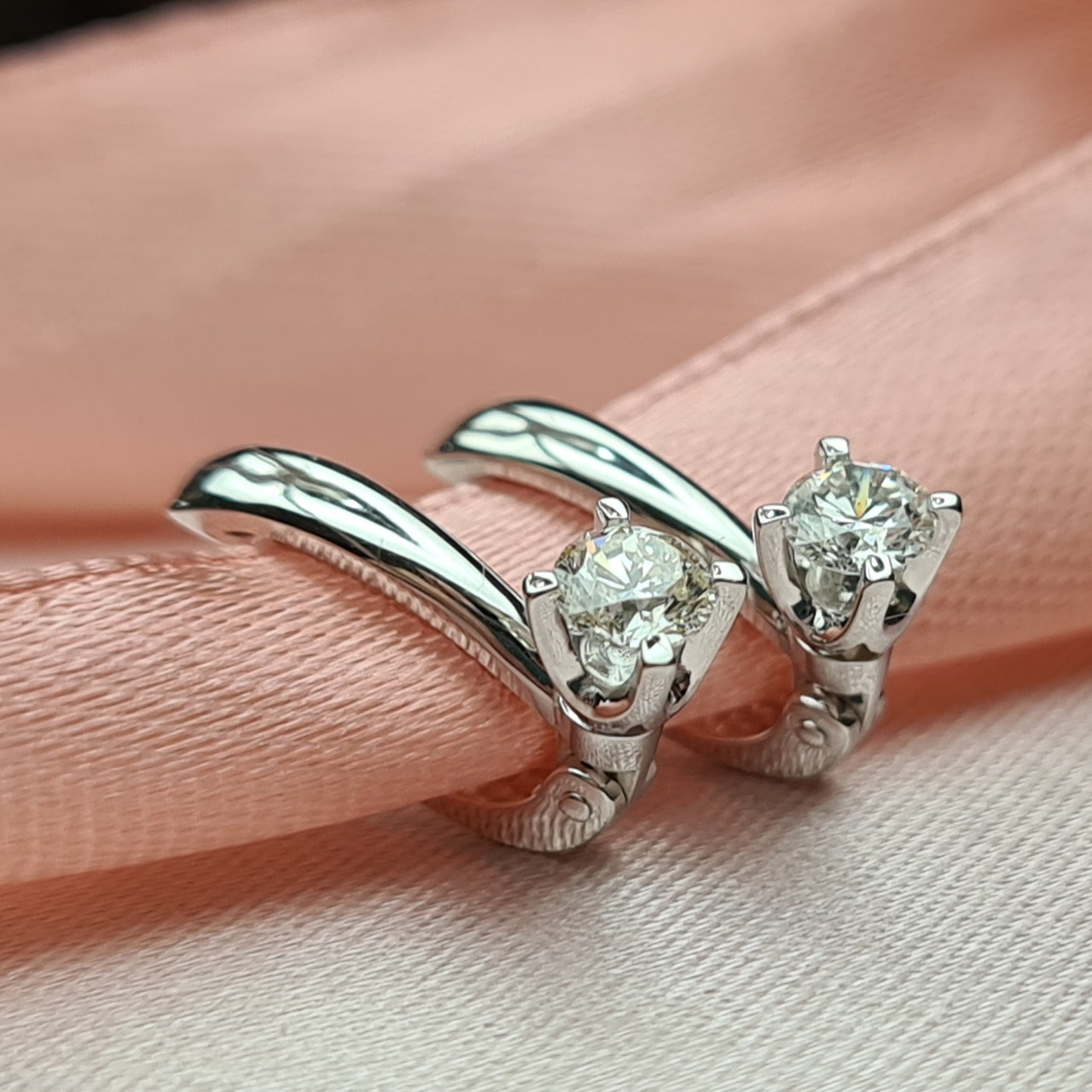 Золотые серьги с бриллиантами 0.40Ct VS2/H