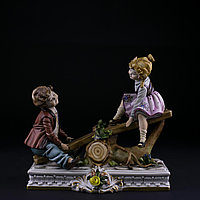 Беззаботное детство. Автор Vier Tasca Фарфоровая мануфактура Capodimonte