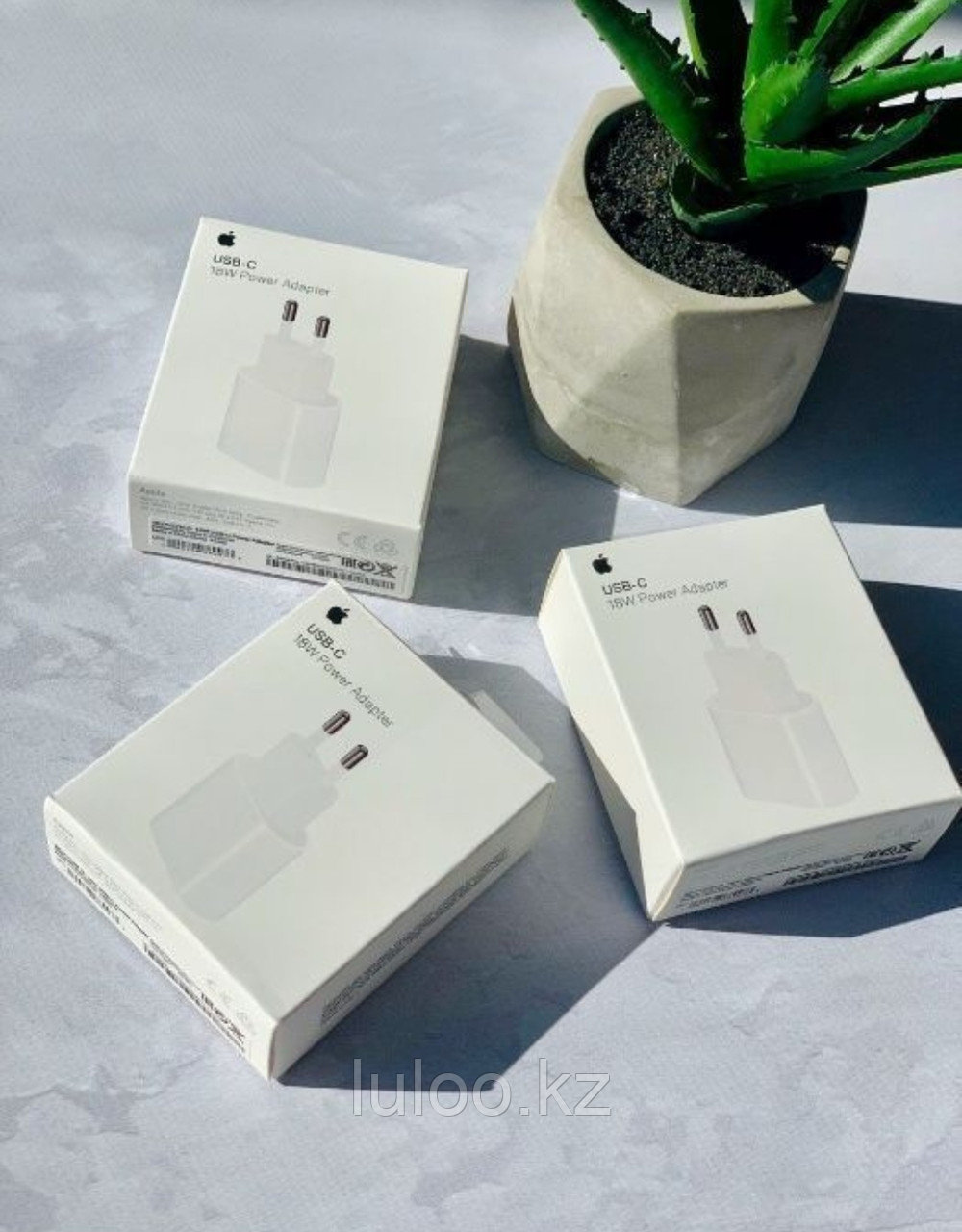 Apple 18 Вт USB-C адаптер питания, штекер зарядное устройство для смартфонов. - фото 1 - id-p85194772