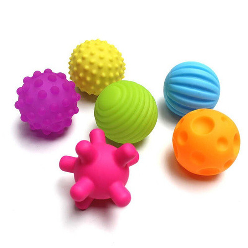 Сенсорные мячики-пищалки для малышей.